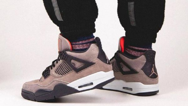 Pánské Boty Nike Air Jordan 4 Taupe Haze Hnědé