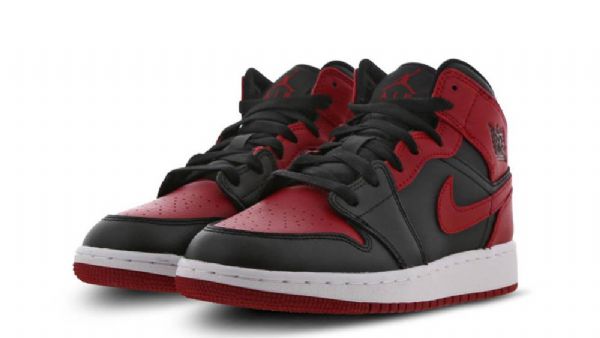 Boty Nike Air Jordan 1 Mid Tops Gs Banned Pro Muže Černá Červený