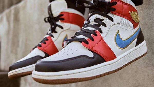 Boty Nike Air Jordan 1 Mid Tops Let(her)man Pro Ženy Vícebarevné