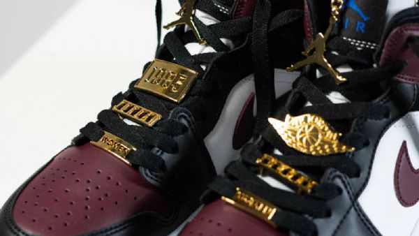 Boty Nike Air Jordan 1 Mid Tops Maroon Pro Ženy Burgundsko Černá