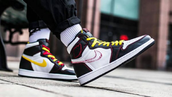 Dámské Boty Nike Air Jordan 1 High Tops Og Defiant Bílá Černá