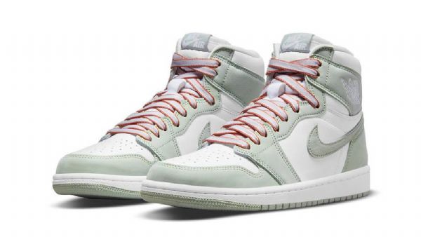 Dámské Boty Nike Air Jordan 1 High Tops Z Mořské Pěny Oranžová