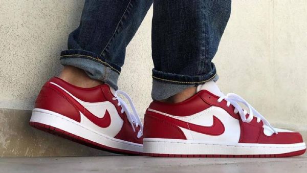 Dámské Nízké Boty Nike Air Jordan 1 Červené