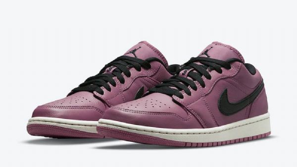 Dámské Nízké Boty Nike Air Jordan 1 Ve Fialové Barvě