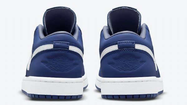 Dámské Polobotky Nike Air Jordan 1 Deep Royal V Tmavě Modré Barvě