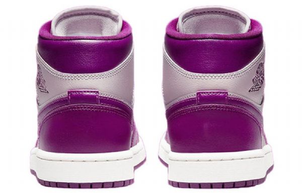 Dámské Retro Basketbalové Boty Nike Air Jordan 1 Mid Tops Ve Fialové Barvě