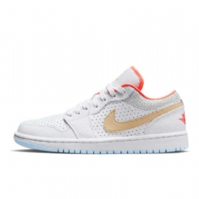Dámské Sezamové Boty Nike Air Jordan 1 Low Tops Se V Bílé Barvě