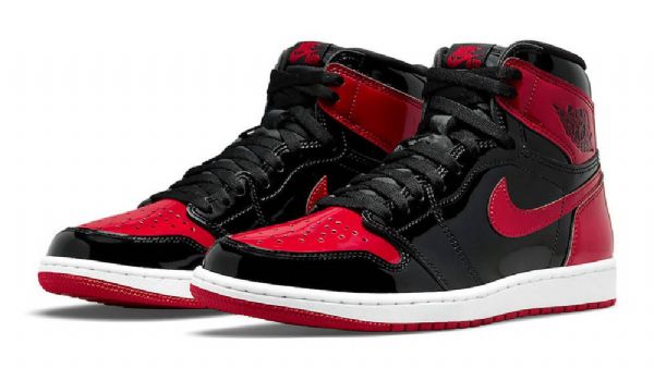 Dámské Široké Boty Nike Air Jordan 1 High Tops Og Patent Wide Černá Červený