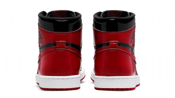 Dámské Široké Boty Nike Air Jordan 1 High Tops Og Patent Wide Černá Červený