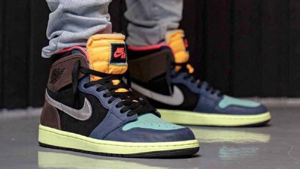 Dámské Vícebarevné Boty Nike Air Jordan 1 High Tops Og Bio Hack
