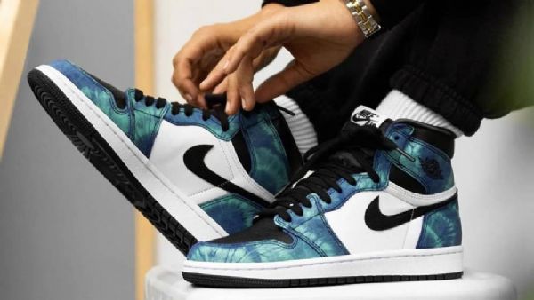 Dámské Vícebarevné Boty Nike Air Jordan 1 Retro High Tops Og Tie Dye
