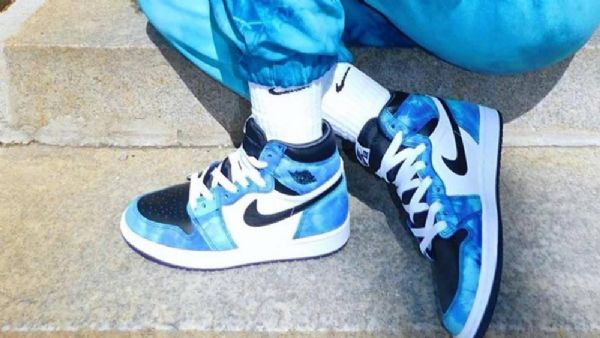 Dámské Vícebarevné Boty Nike Air Jordan 1 Retro High Tops Og Tie Dye
