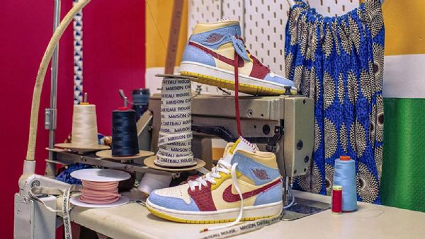 Dámské Vícebarevné Boty Nike Maison Chateau Jordan 1 Mid Tops Fearless