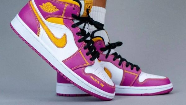Nike Air Jordan 1 Mid Tops Dia De Muertos (day Of The Dead) Boty Pro Muže Nachový Bílý
