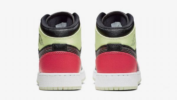 Nike Air Jordan 1 Mid Tops Glow V Botách Gs Pro Muže Vícebarevné