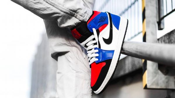 Nike Air Jordan 1 Mid Tops Top 3 Boty Pro Muže Modrá Červená Vícebarevná