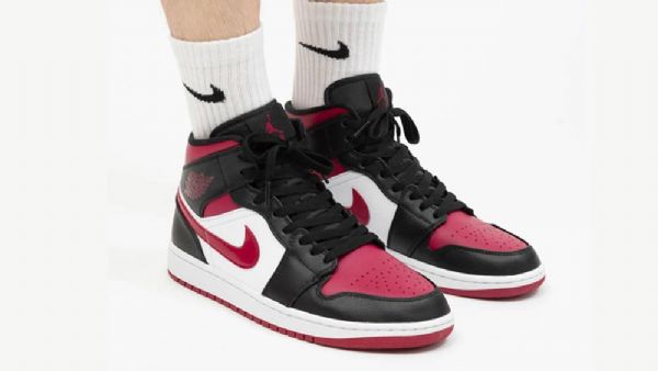 Nike Air Jordan 1 Mid Tops Wide Toe Boty Pro Muže Černá Červený