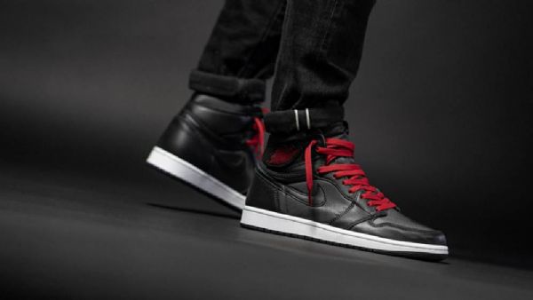 Nike Air Jordan 1 Saténové Boty Pro Muže Černo Červená