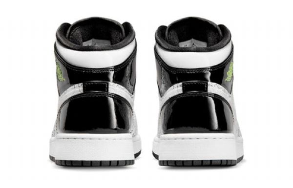 Pánské Basketbalové Boty Nike Air Jordan 1 Mid Tops Se Gs Černá Bílý