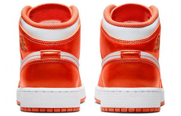 Pánské Basketbalové Boty Nike Air Jordan 1 Mid Tops Se Gs Oranžová