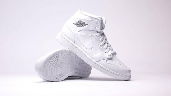 Pánské Boty Nike Air Jordan 1 Mid Tops Bílé