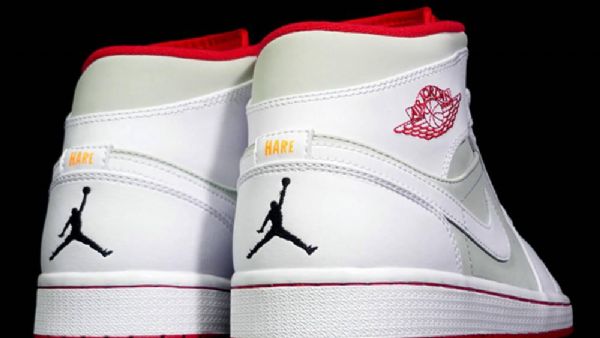 Pánské Boty Nike Air Jordan 1 Mid Tops Hare Bílý Šedá