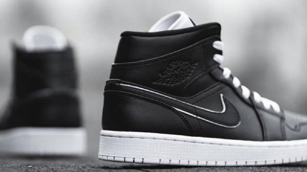 Pánské Boty Nike Air Jordan 1 Mid Tops Maybe Černá