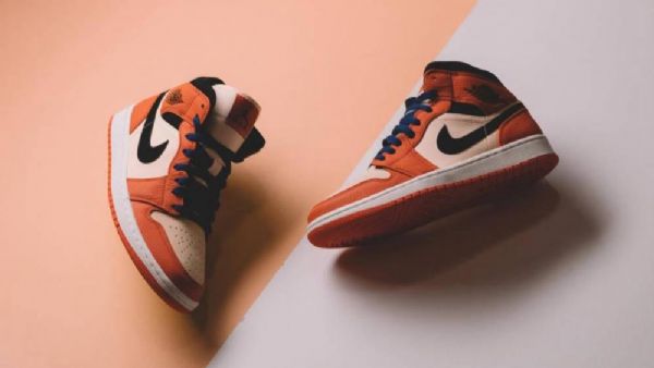 Pánské Boty Nike Air Jordan 1 Mid Tops Se Team Oranžová