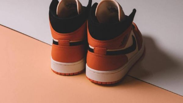 Pánské Boty Nike Air Jordan 1 Mid Tops Se Team Oranžová
