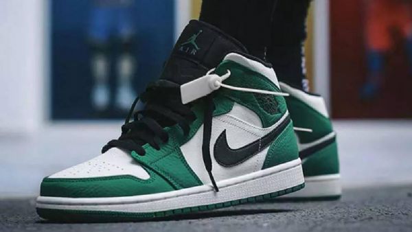 Pánské Boty Nike Air Jordan 1 Mid Tops Se Zelená Černá