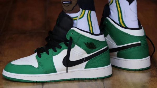 Pánské Boty Nike Air Jordan 1 Mid Tops Se Zelená Černá