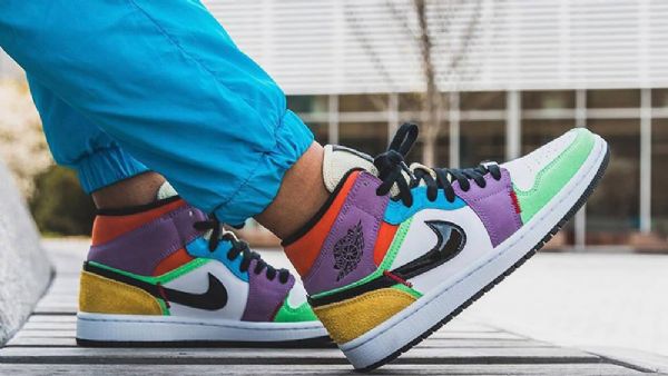 Pánské Boty Nike Air Jordan 1 Mid Tops Secolor Vícebarevné