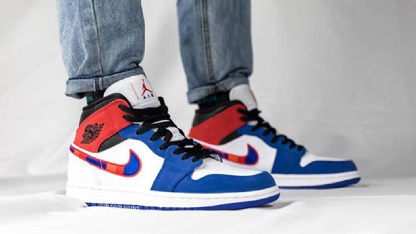 Pánské Boty Nike Air Jordan 1 Mid Tops Swoosh Vícebarevné