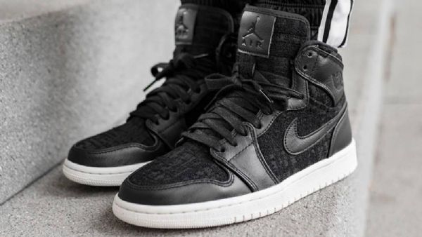 Pánské Boty Nike Air Jordan 1 Retro High Tops Černá Bílý