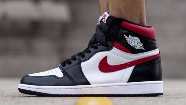 Pánské Boty Nike Air Jordan 1 Retro High Tops Og Černá Červený