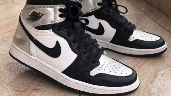 Pánské Boty Nike Air Jordan 1 Retro High Tops Og Toe Černá Stříbrný
