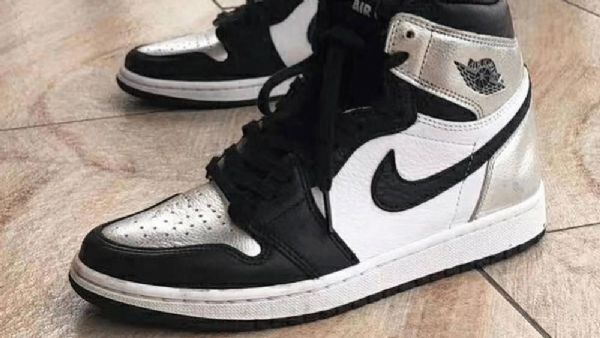 Pánské Boty Nike Air Jordan 1 Retro High Tops Og Toe Černá Stříbrný