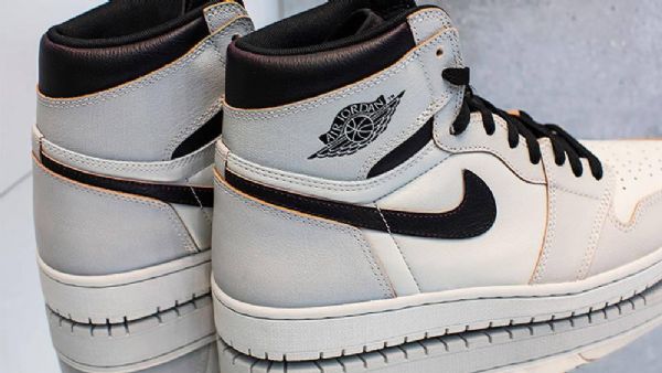 Pánské Boty Nike Air Jordan 1 Sb Světle Šedé