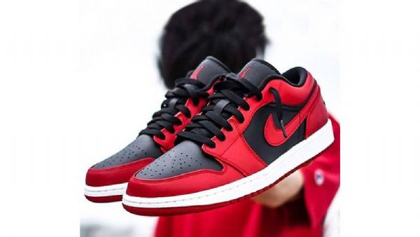 Pánské Široké Boty Nike Air Jordan 1 Low Tops Reverse Červený Bílý