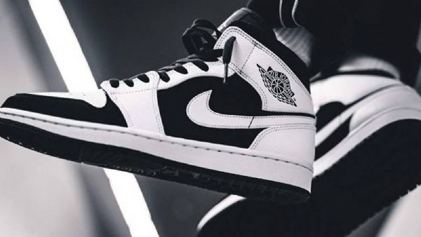 Pánské Smokingové Boty Nike Air Jordan 1 Mid Tops Bílé