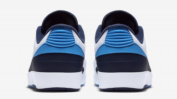 Pánské Polobotky Nike Air Jordan 2 V Tmavě Modré Barvě