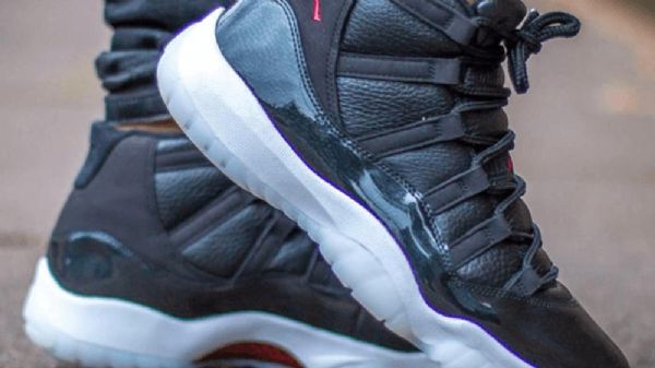 Boty Nike Air Jordan 11 Retro 72-10 Pro Muže Černé