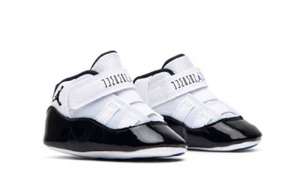 Nike Air Jordan 11 Retro Cb Basketbalové Boty Pro Děti Černá Bílý