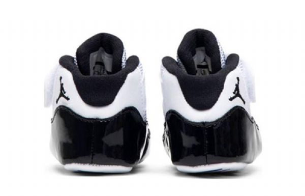 Nike Air Jordan 11 Retro Cb Basketbalové Boty Pro Děti Černá Bílý