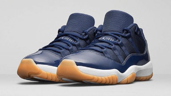 Pánské Polobotky Nike Air Jordan 11 V Tmavě Modré Barvě