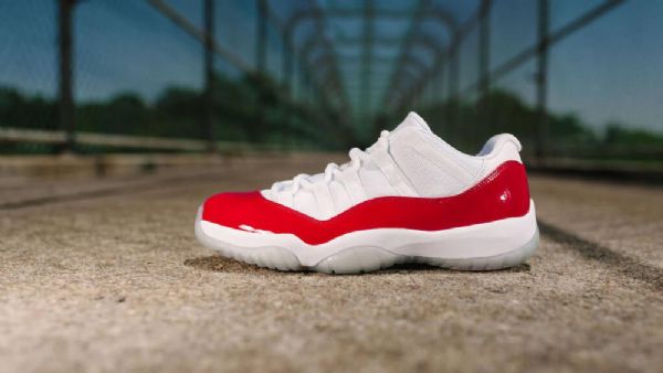 Pánské Polobotky Nike Air Jordan 11 Z Bílého Zlata
