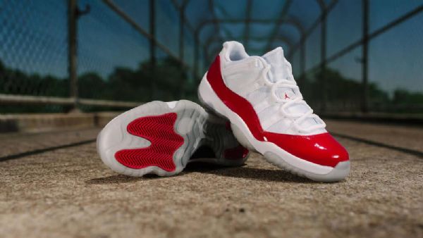 Pánské Polobotky Nike Air Jordan 11 Z Bílého Zlata