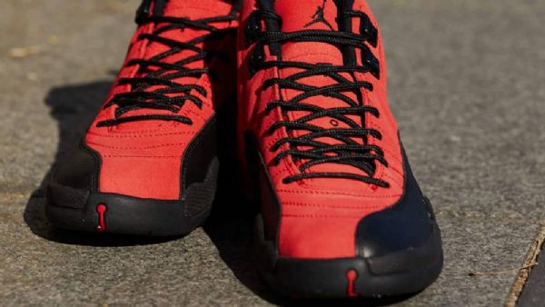 Pánské Boty Nike Air Jordan 12 Reverse Flu Game Červený Černá